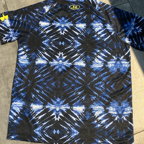 EUC Under Armour Tee - Picture 12 of 12